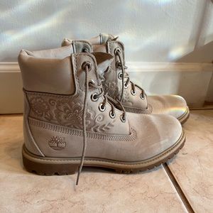 Rare! Timberland 6 inch Embossed Premium size 7